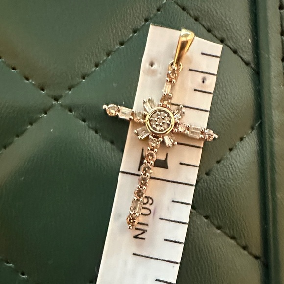 10k Diamond Cross Pendant - Picture 8 of 8